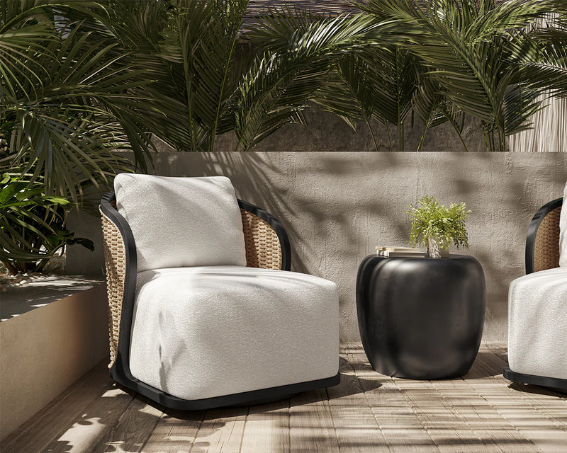 Bora Swivel Outdoor Lounge Chair