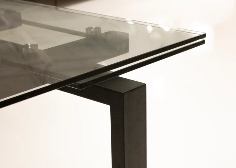 Cantro Dining Table
