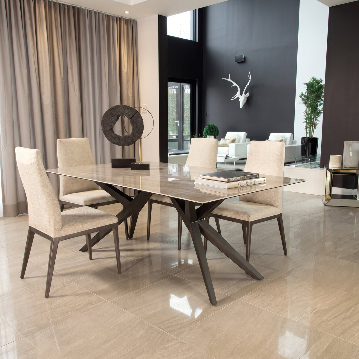Austin Dining table
